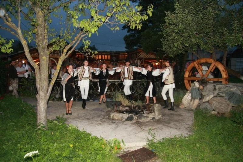 Bran Cazare | Motel (K1572-64) Imaginea poate fi supusă drepturilor de autor. Se recomandă contactarea titularului drepturilor.