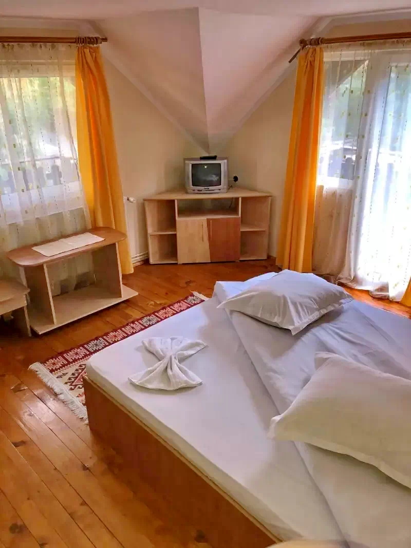 Moieciu de Sus Cazare | Motel (K1375-12) Imaginea poate fi supusă drepturilor de autor. Se recomandă contactarea titularului drepturilor.