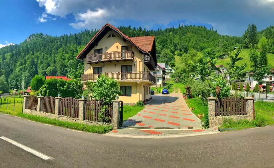 Moieciu de Sus Cazare | Motel (K1375-53) Imaginea poate fi supusă drepturilor de autor. Se recomandă contactarea titularului drepturilor.