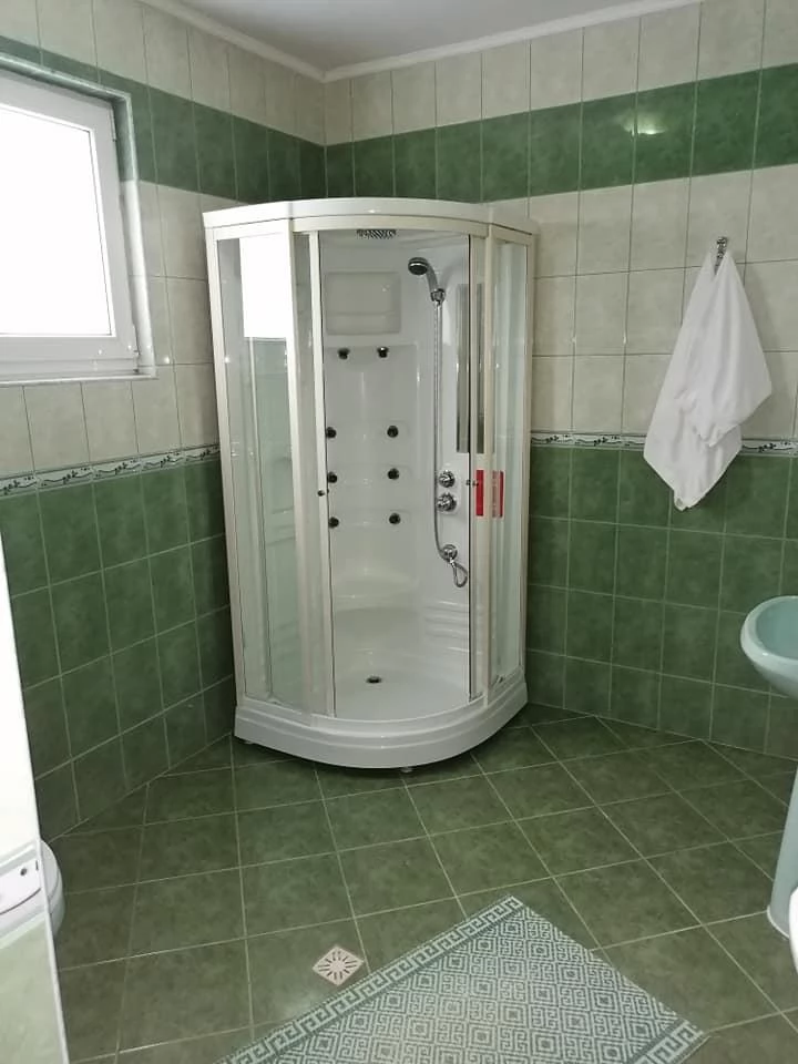 Zalău Cazare | Pensiune (K1479-8) Imaginea poate fi supusă drepturilor de autor. Se recomandă contactarea titularului drepturilor.