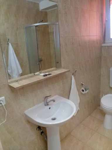 Zalău Cazare | Pensiune (K1479-10) Imaginea poate fi supusă drepturilor de autor. Se recomandă contactarea titularului drepturilor.
