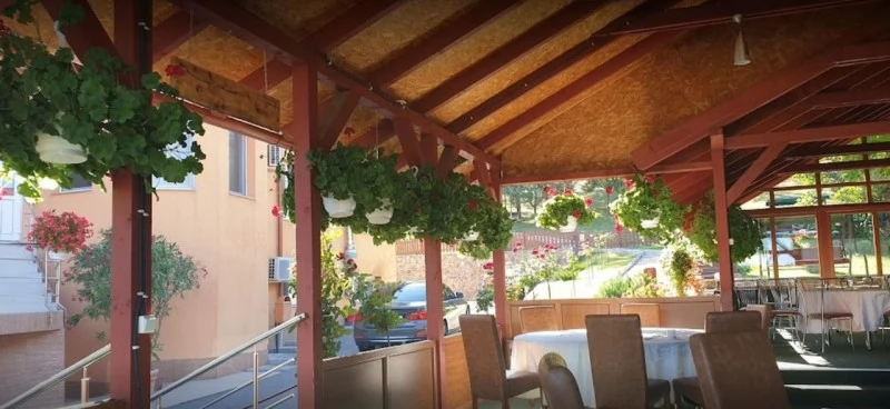 Zalău Cazare | Motel (K1479-40) Imaginea poate fi supusă drepturilor de autor. Se recomandă contactarea titularului drepturilor.