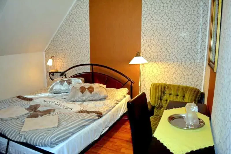 Timișoara Cazare | Motel (K0924-16) Imaginea poate fi supusă drepturilor de autor. Se recomandă contactarea titularului drepturilor.