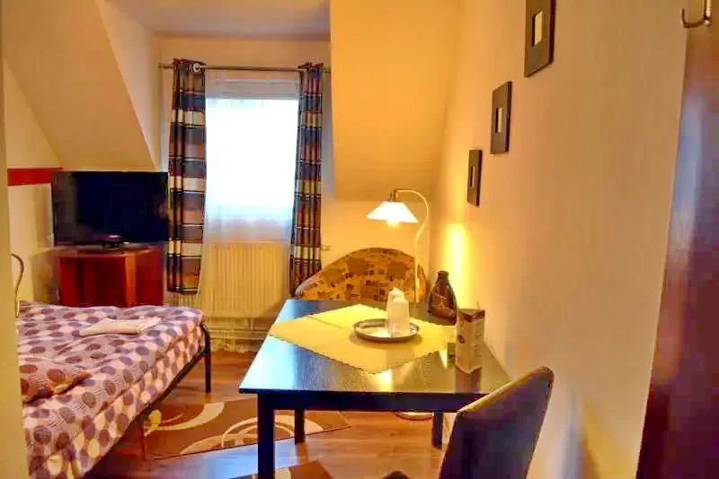 Temesvár Szállás | Motel (K0924-18) A kép szerzői jogvédelem alatt állhat. Javasolt a kapcsolatfelvétel a jog tulajdonossal.