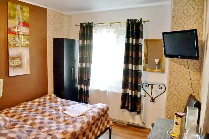 Temesvár Szállás | Panzió (K0924-20) A kép szerzői jogvédelem alatt állhat. Javasolt a kapcsolatfelvétel a jog tulajdonossal. Temesvár Szállás | Panzió (K0924-20) A kép szerzői jogvédelem alatt állhat. Javasolt a kapcsolatfelvétel a jog tulajdonossal.