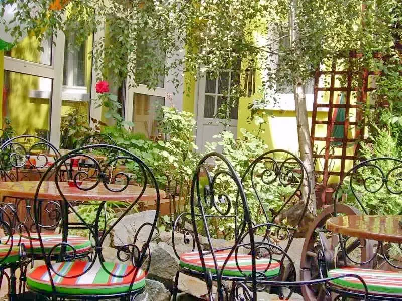 Timișoara Cazare | Pensiune (K0924-23) Imaginea poate fi supusă drepturilor de autor. Se recomandă contactarea titularului drepturilor.