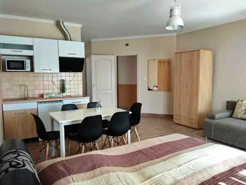 Hajdúszoboszló Szállás | Üdülőfalu (K0239-10) A kép szerzői jogvédelem alatt állhat. Javasolt a kapcsolatfelvétel a jog tulajdonossal.