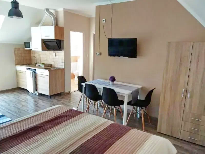 Hajdúszoboszló Szállás | Üdülőfalu (K0239-13) A kép szerzői jogvédelem alatt állhat. Javasolt a kapcsolatfelvétel a jog tulajdonossal.