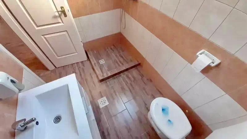  Cazare | Sat de vacanță (K0239-17) Imaginea poate fi supusă drepturilor de autor. Se recomandă contactarea titularului drepturilor.