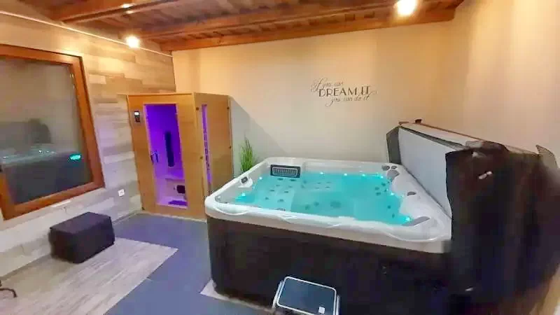  Cazare | Sat de vacanță (K0239-21) Imaginea poate fi supusă drepturilor de autor. Se recomandă contactarea titularului drepturilor.