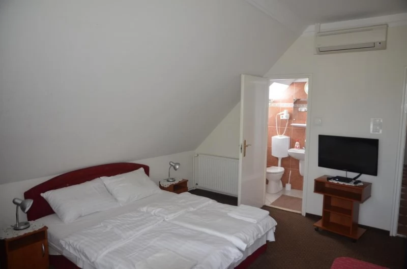 Budapesta Cazare | Motel (K0381-4) Imaginea poate fi supusă drepturilor de autor. Se recomandă contactarea titularului drepturilor.