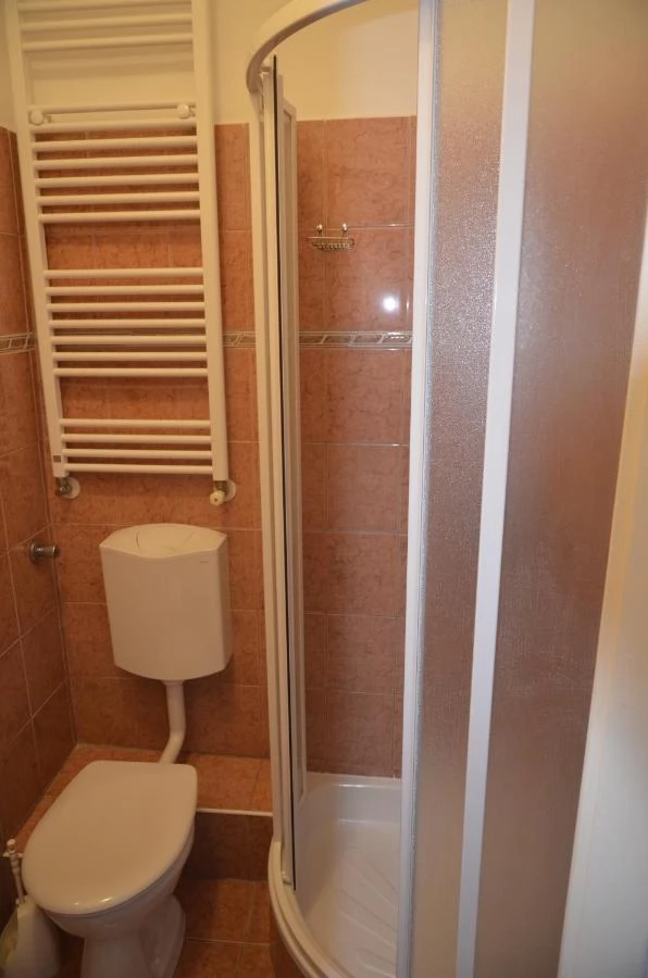 Budapest Szállás | Motel (K0381-17) A kép szerzői jogvédelem alatt állhat. Javasolt a kapcsolatfelvétel a jog tulajdonossal.