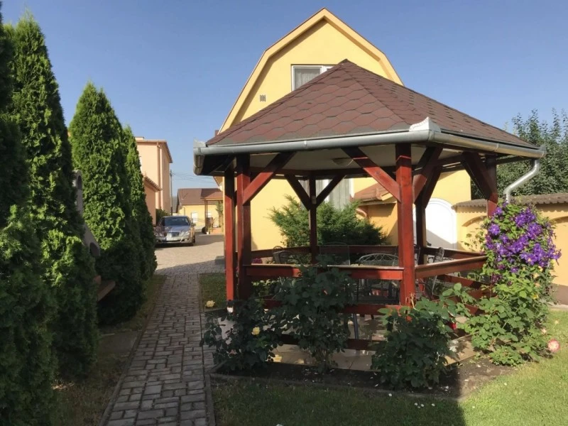 Hajdúszoboszló Szállás | Vendégház (K1573-3) A kép szerzői jogvédelem alatt állhat. Javasolt a kapcsolatfelvétel a jog tulajdonossal. Hajdúszoboszló Szállás | Vendégház (K1573-3) A kép szerzői jogvédelem alatt állhat. Javasolt a kapcsolatfelvétel a jog tulajdonossal.