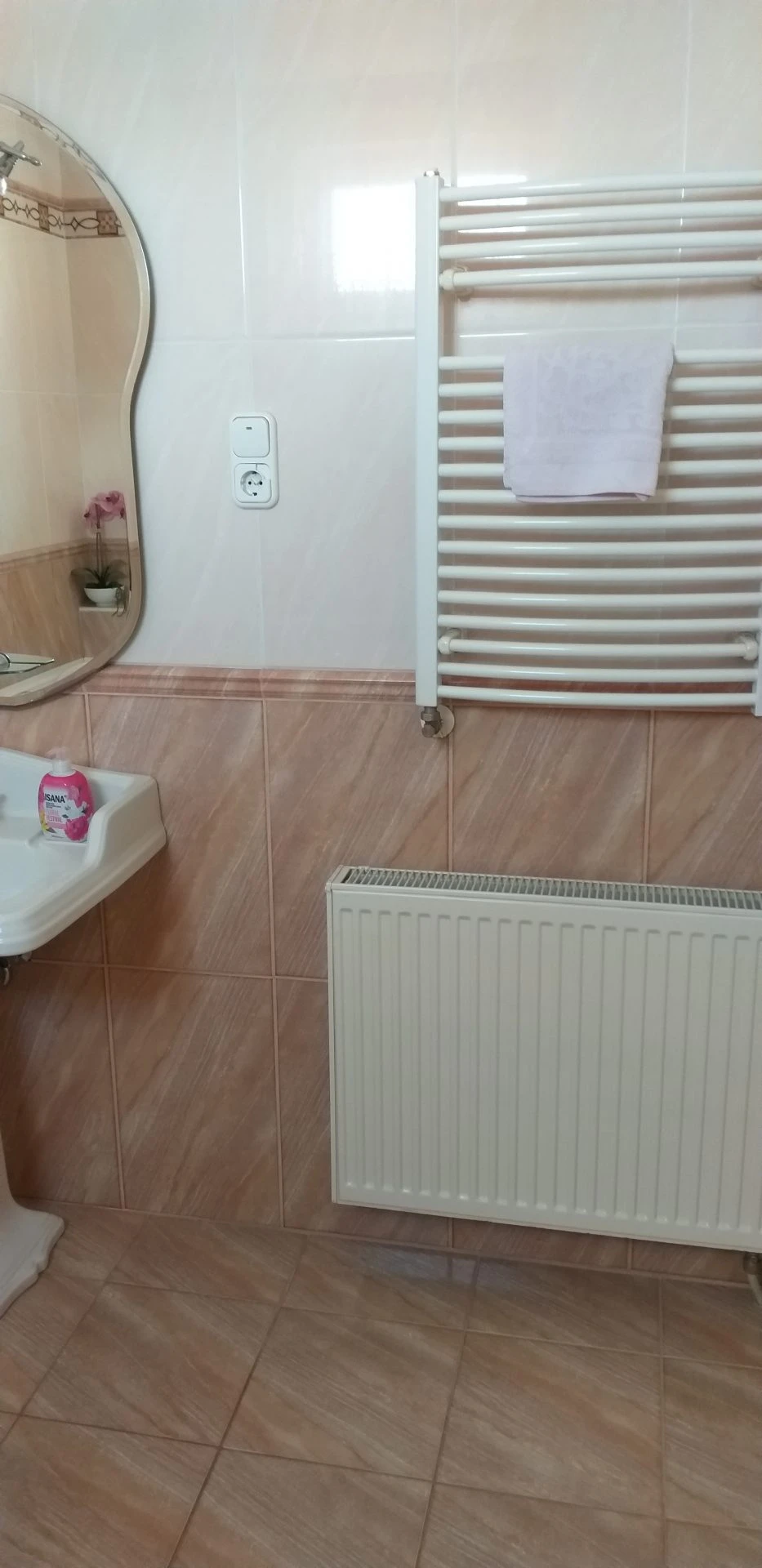  Cazare | Hotel**** (K1573-18) Imaginea poate fi supusă drepturilor de autor. Se recomandă contactarea titularului drepturilor.