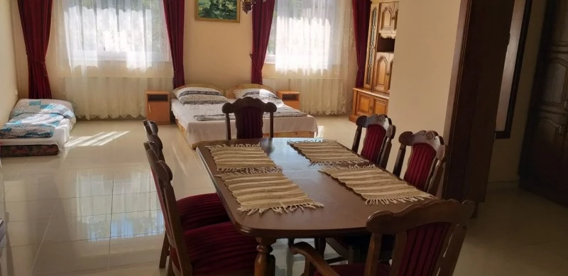 Hajdúszoboszló Szállás | Vendégház (K1573-32) A kép szerzői jogvédelem alatt állhat. Javasolt a kapcsolatfelvétel a jog tulajdonossal. Hajdúszoboszló Szállás | Vendégház (K1573-32) A kép szerzői jogvédelem alatt állhat. Javasolt a kapcsolatfelvétel a jog tulajdonossal.