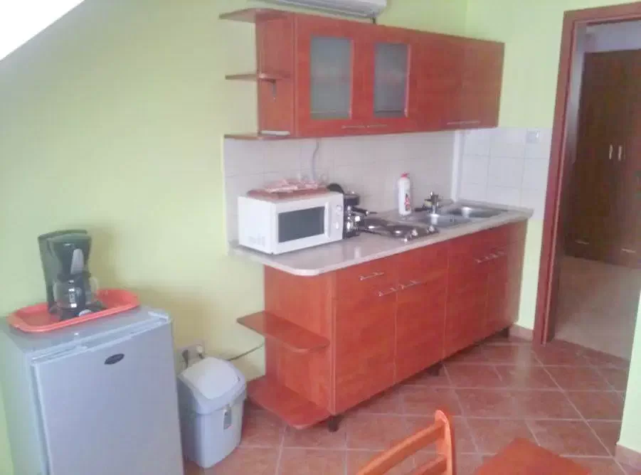 Jula Cazare | Bungalow (K0135-7) Imaginea poate fi supusă drepturilor de autor. Se recomandă contactarea titularului drepturilor.