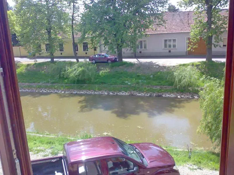 Jula Cazare | Bungalow (K0135-24) Imaginea poate fi supusă drepturilor de autor. Se recomandă contactarea titularului drepturilor.