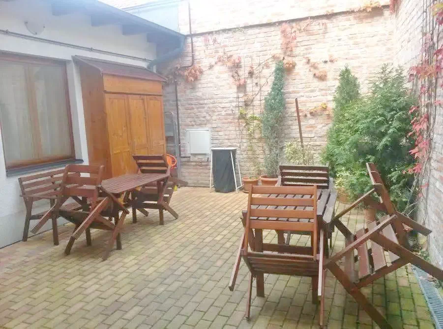 Jula Cazare | Casă de apartamente (K0135-25) Imaginea poate fi supusă drepturilor de autor. Se recomandă contactarea titularului drepturilor.