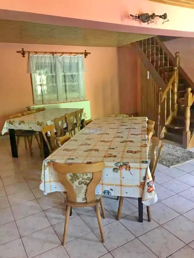 Valea Boga Cazare | Cabană (K1347-9) Imaginea poate fi supusă drepturilor de autor. Se recomandă contactarea titularului drepturilor. Valea Boga Cazare | Cabană (K1347-9) Imaginea poate fi supusă drepturilor de autor. Se recomandă contactarea titularului drepturilor.