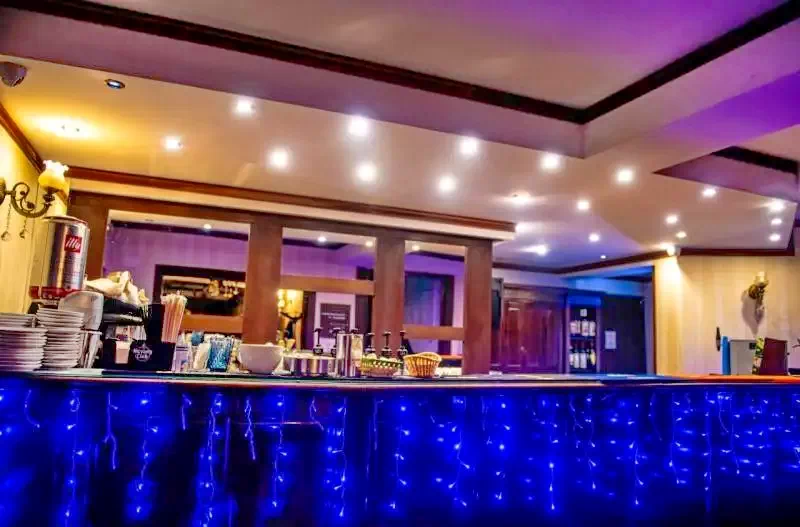 Alsótömös Szállás | Hotel*** (K1276-4) A kép szerzői jogvédelem alatt állhat. Javasolt a kapcsolatfelvétel a jog tulajdonossal. Alsótömös Szállás | Hotel*** (K1276-4) A kép szerzői jogvédelem alatt állhat. Javasolt a kapcsolatfelvétel a jog tulajdonossal.