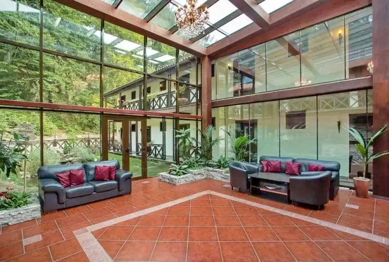 Alsótömös Szállás | Hotel*** (K1276-11) A kép szerzői jogvédelem alatt állhat. Javasolt a kapcsolatfelvétel a jog tulajdonossal. Alsótömös Szállás | Hotel*** (K1276-11) A kép szerzői jogvédelem alatt állhat. Javasolt a kapcsolatfelvétel a jog tulajdonossal.