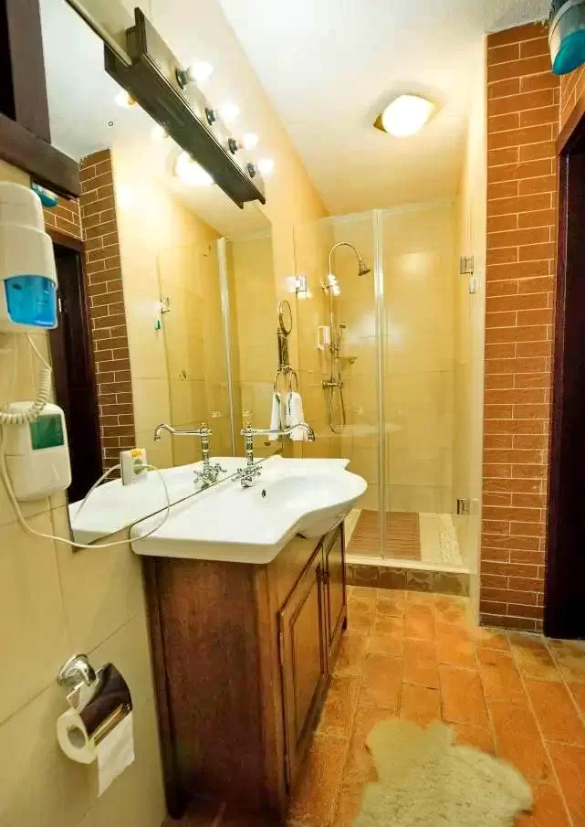 Alsótömös Szállás | Hotel*** (K1276-24) A kép szerzői jogvédelem alatt állhat. Javasolt a kapcsolatfelvétel a jog tulajdonossal. Alsótömös Szállás | Hotel*** (K1276-24) A kép szerzői jogvédelem alatt állhat. Javasolt a kapcsolatfelvétel a jog tulajdonossal.