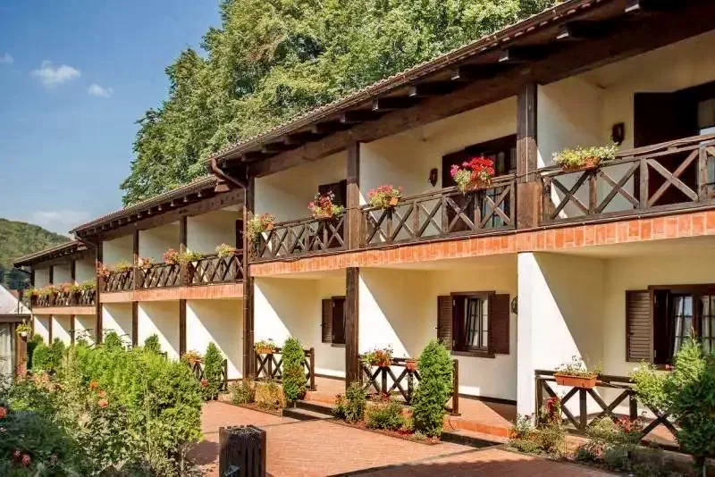 Alsótömös Szállás | Hotel*** (K1276-30) A kép szerzői jogvédelem alatt állhat. Javasolt a kapcsolatfelvétel a jog tulajdonossal. Alsótömös Szállás | Hotel*** (K1276-30) A kép szerzői jogvédelem alatt állhat. Javasolt a kapcsolatfelvétel a jog tulajdonossal.