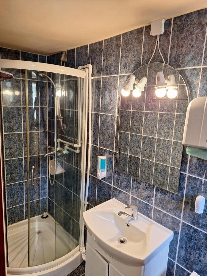 Miercurea Ciuc Cazare | Cabană (K0223-17) Imaginea poate fi supusă drepturilor de autor. Se recomandă contactarea titularului drepturilor. Miercurea Ciuc Cazare | Cabană (K0223-17) Imaginea poate fi supusă drepturilor de autor. Se recomandă contactarea titularului drepturilor.