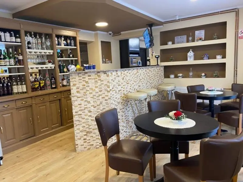 Lupeni Cazare | Motel (K0358-5) Imaginea poate fi supusă drepturilor de autor. Se recomandă contactarea titularului drepturilor.