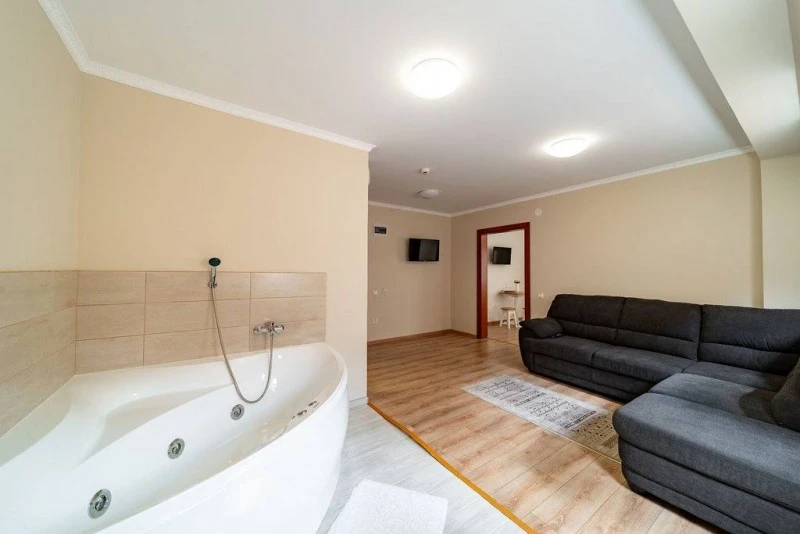 Lupeni Cazare | Motel (K0358-20) Imaginea poate fi supusă drepturilor de autor. Se recomandă contactarea titularului drepturilor.