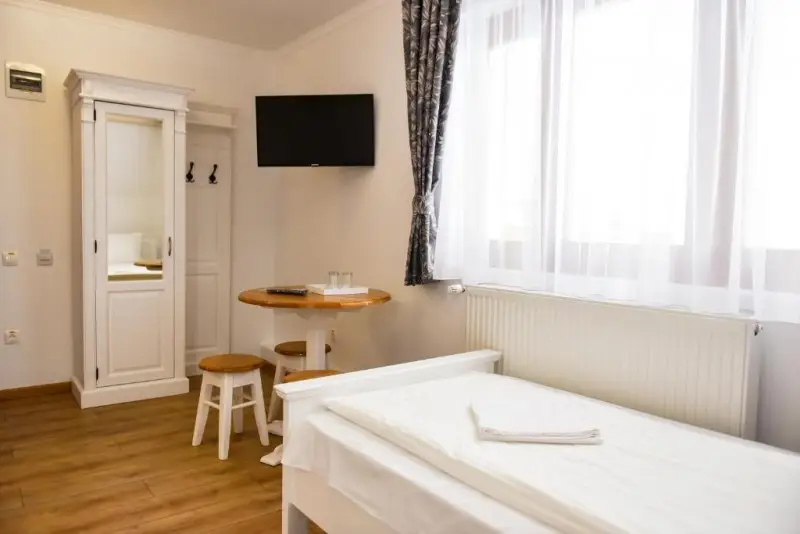 Lupeni Cazare | Motel (K0358-21) Imaginea poate fi supusă drepturilor de autor. Se recomandă contactarea titularului drepturilor.