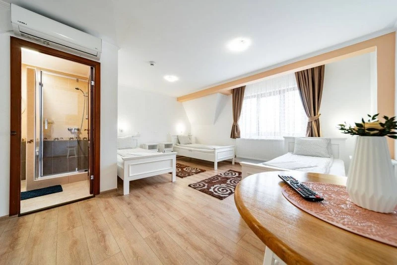 Lupeni Cazare | Motel (K0358-50) Imaginea poate fi supusă drepturilor de autor. Se recomandă contactarea titularului drepturilor.