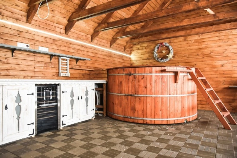 Lupeni Cazare | Motel (K0358-58) Imaginea poate fi supusă drepturilor de autor. Se recomandă contactarea titularului drepturilor.