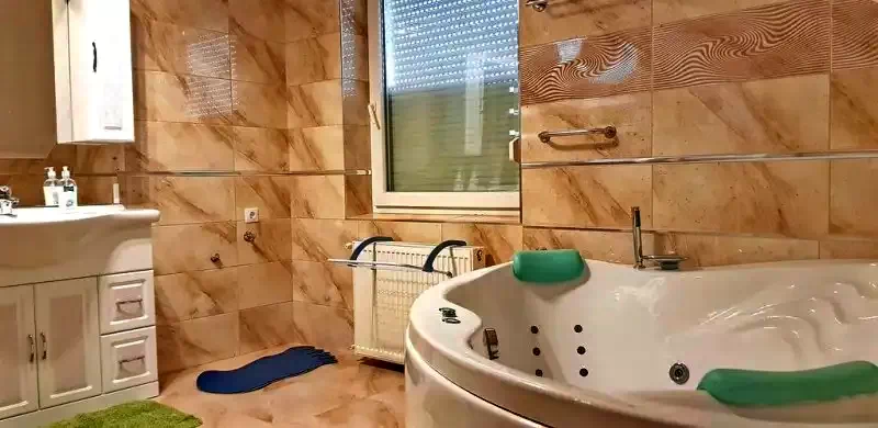 Jula Cazare | Cabană (K0797-16) Imaginea poate fi supusă drepturilor de autor. Se recomandă contactarea titularului drepturilor.