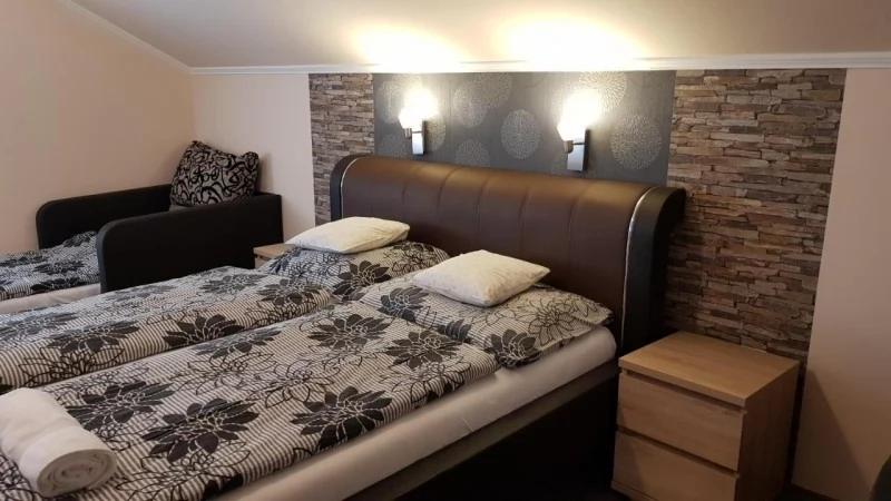 Jula Cazare | Cabană (K0797-17) Imaginea poate fi supusă drepturilor de autor. Se recomandă contactarea titularului drepturilor.