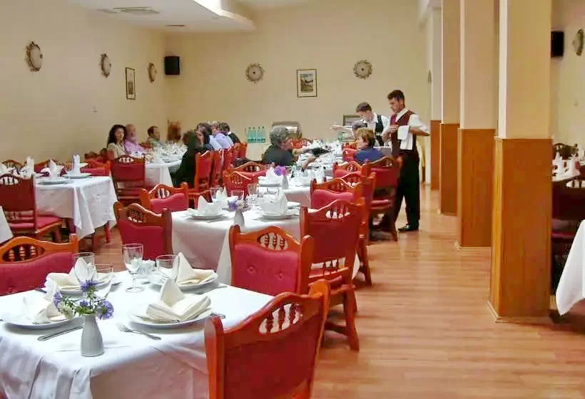 Băile Herculane Cazare | Hotel*** (K0867-5) Imaginea poate fi supusă drepturilor de autor. Se recomandă contactarea titularului drepturilor.