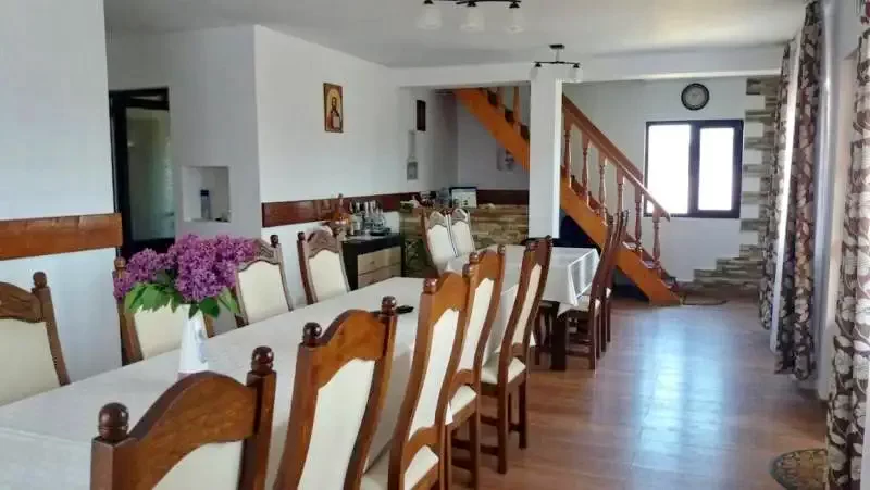 Ocna Șugatag Cazare | Motel (K1244-8) Imaginea poate fi supusă drepturilor de autor. Se recomandă contactarea titularului drepturilor.