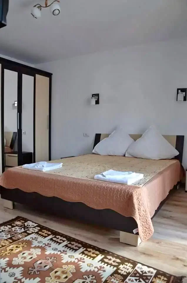 Ocna Șugatag Cazare | Motel (K1244-33) Imaginea poate fi supusă drepturilor de autor. Se recomandă contactarea titularului drepturilor.