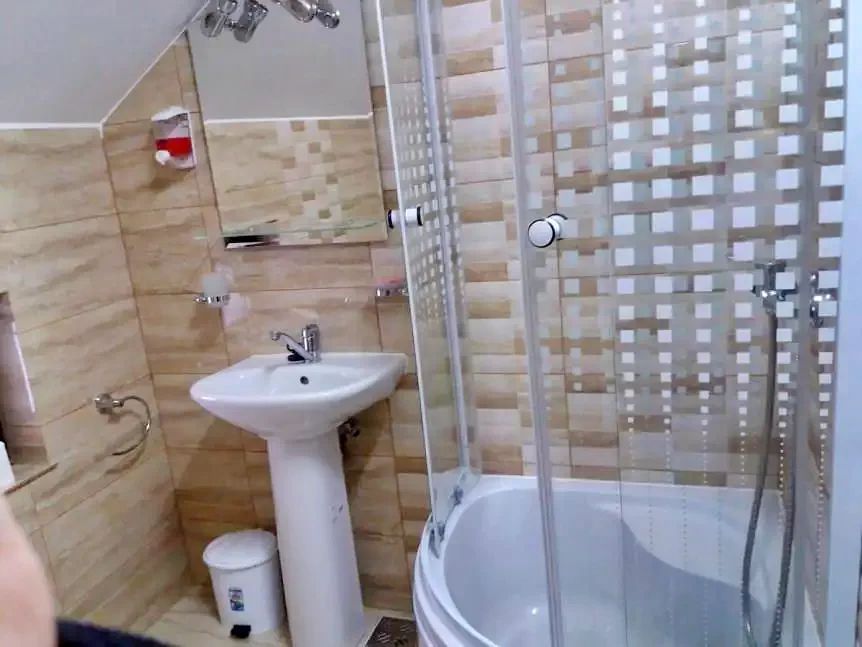 Ocna Șugatag Cazare | Motel (K1244-43) Imaginea poate fi supusă drepturilor de autor. Se recomandă contactarea titularului drepturilor.