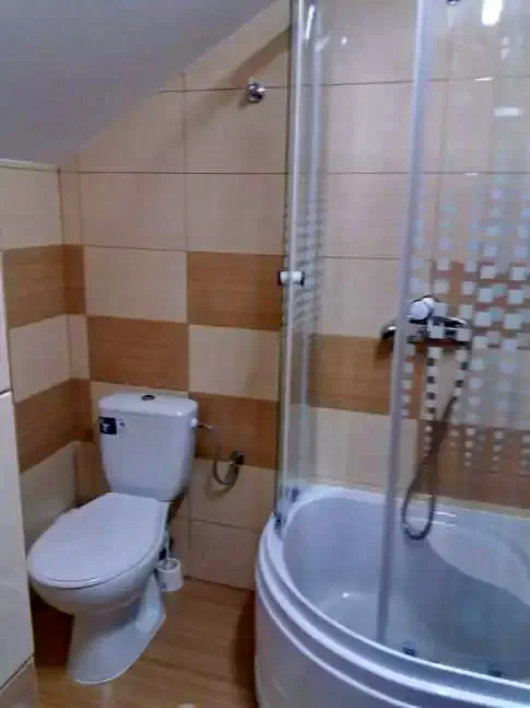 Ocna Șugatag Cazare | Motel (K1244-49) Imaginea poate fi supusă drepturilor de autor. Se recomandă contactarea titularului drepturilor.