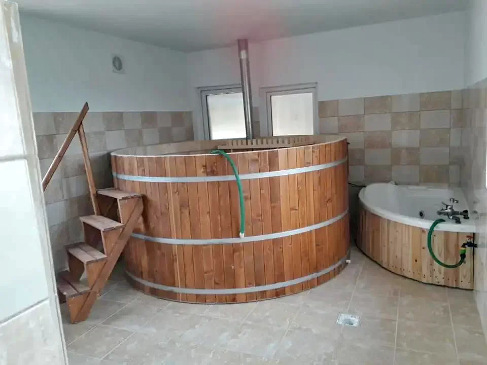 Ocna Șugatag Cazare | Motel (K1244-55) Imaginea poate fi supusă drepturilor de autor. Se recomandă contactarea titularului drepturilor.