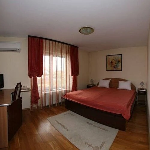 Sibiu Cazare | Motel (K0543-23) Imaginea poate fi supusă drepturilor de autor. Se recomandă contactarea titularului drepturilor.