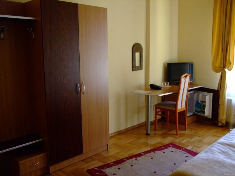 Sibiu Cazare | Pensiune (K0543-25) Imaginea poate fi supusă drepturilor de autor. Se recomandă contactarea titularului drepturilor.