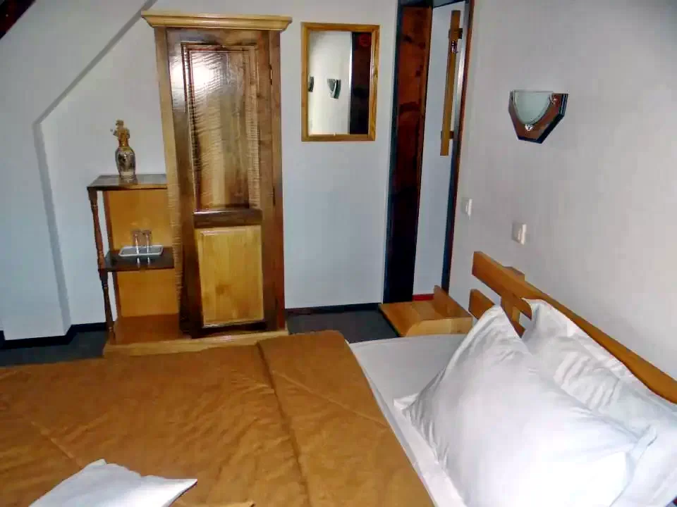  Szállás | Motel (K1270-30) A kép szerzői jogvédelem alatt állhat. Javasolt a kapcsolatfelvétel a jog tulajdonossal.