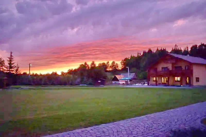 Izvoare Cazare | Sat de vacanță (K1283-24) Imaginea poate fi supusă drepturilor de autor. Se recomandă contactarea titularului drepturilor.