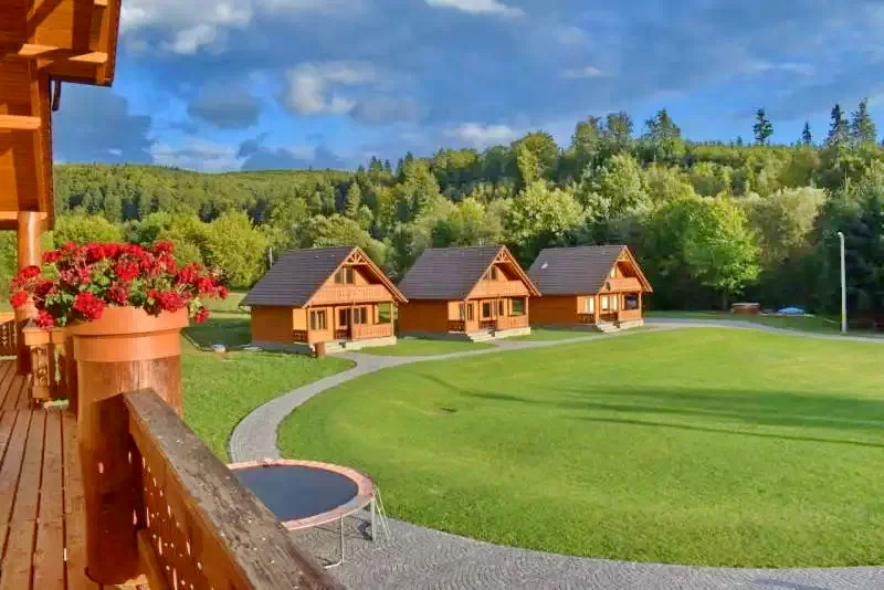 Ivó Szállás | Kulcsosház / Turisztikai faház (K1283-28) A kép szerzői jogvédelem alatt állhat. Javasolt a kapcsolatfelvétel a jog tulajdonossal.