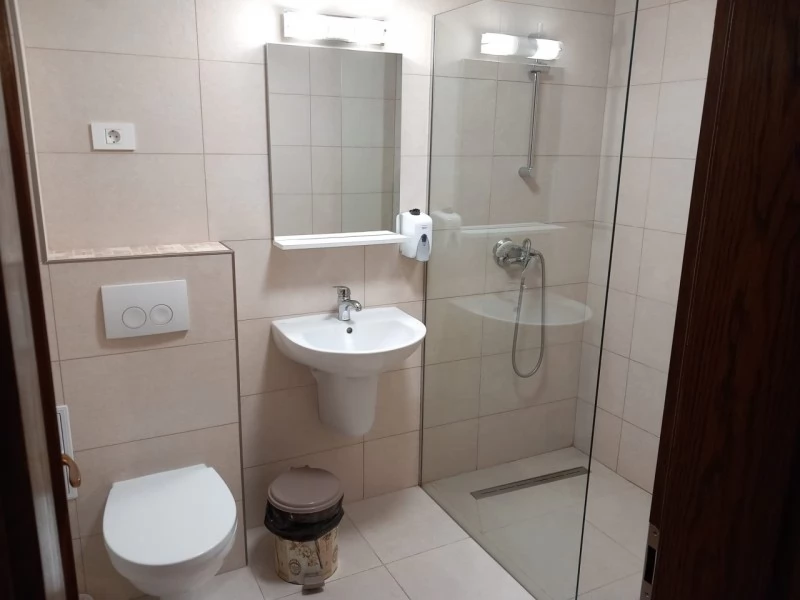 Bran Cazare | Motel (K0460-7) Imaginea poate fi supusă drepturilor de autor. Se recomandă contactarea titularului drepturilor.