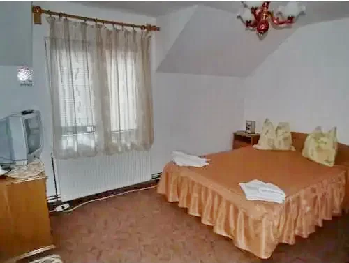 Bran Cazare | Motel (K0460-14) Imaginea poate fi supusă drepturilor de autor. Se recomandă contactarea titularului drepturilor.