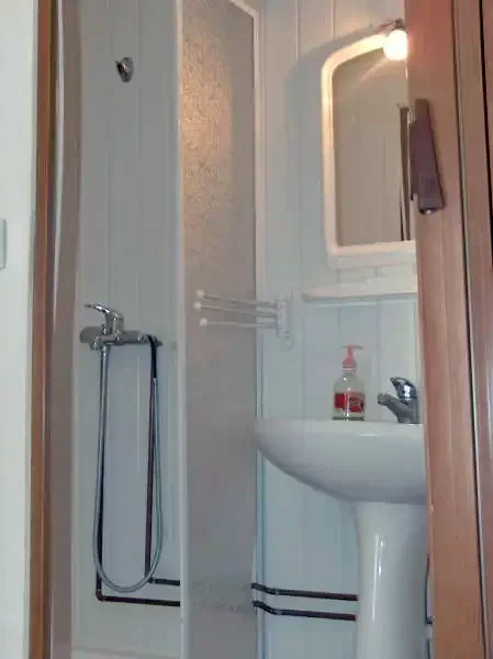 Bran Cazare | Motel (K0460-15) Imaginea poate fi supusă drepturilor de autor. Se recomandă contactarea titularului drepturilor.