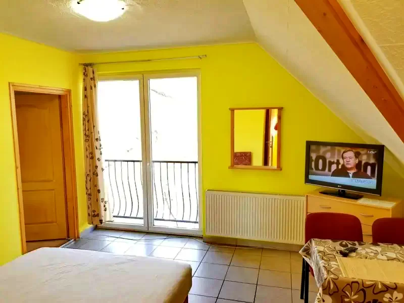  Cazare | Sat de vacanță (K0201-16) Imaginea poate fi supusă drepturilor de autor. Se recomandă contactarea titularului drepturilor.